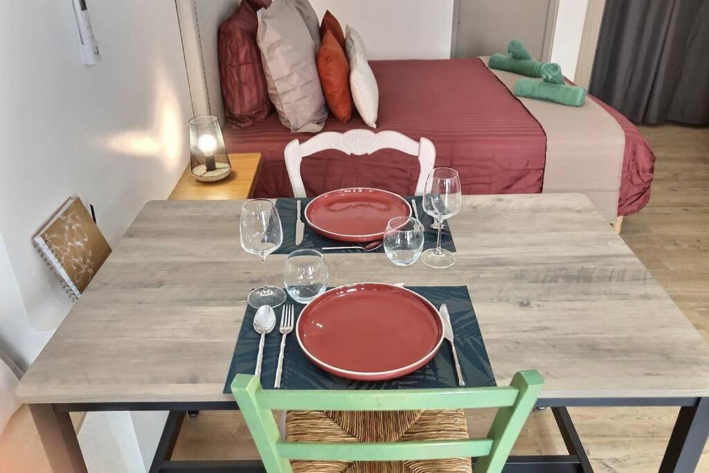 Studio Tout Confort, Terrasse, Calme Moustiers #7 Apartment Exterior photo